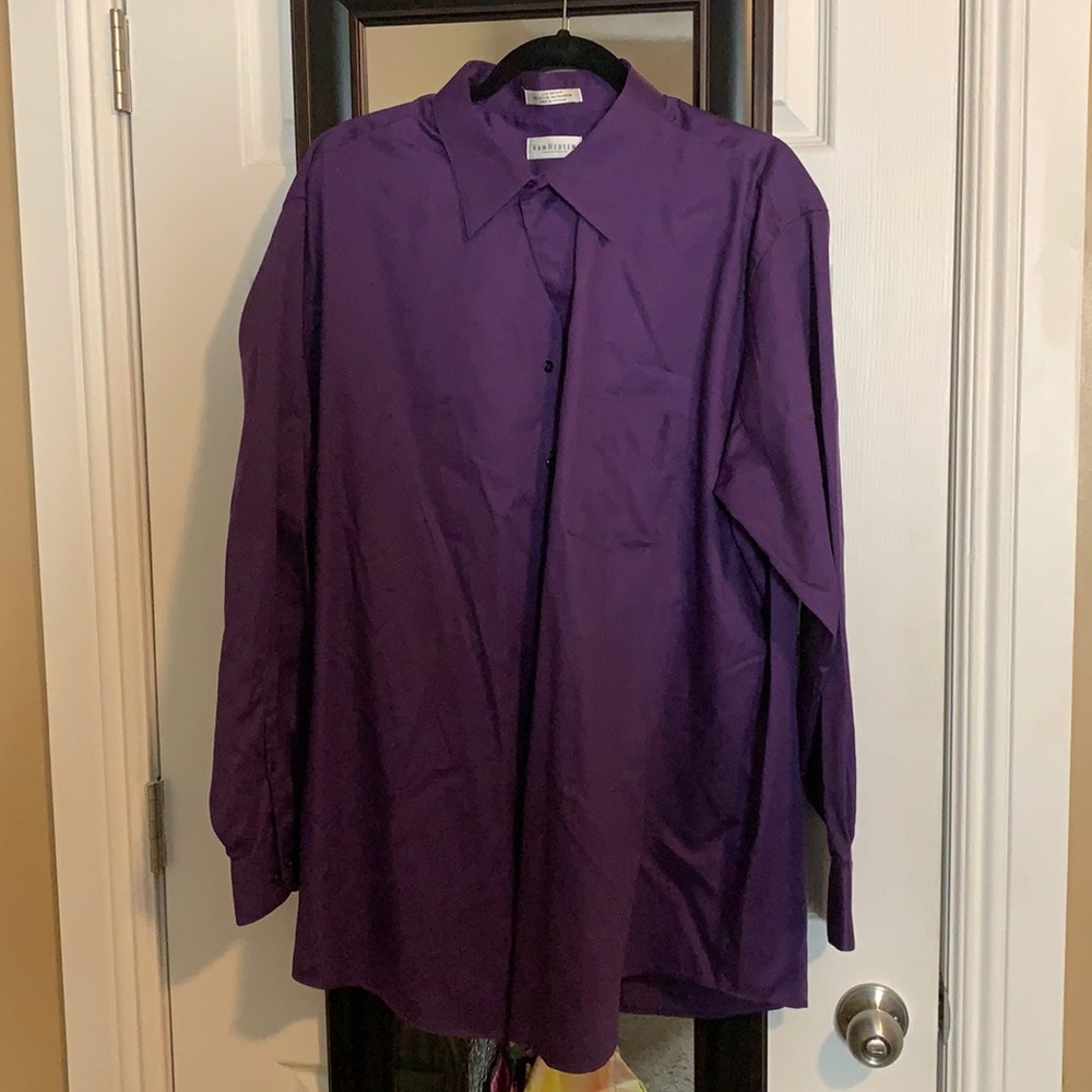 Van Heusen Big Button Down with Pocket
